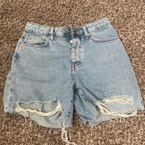 SUMMER JEAN MOM SHORTS